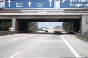 Fahrbahn Ost (Basel Richtung Karlsruhe): Brücke von Süden
