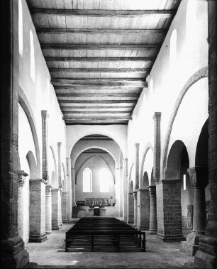 Drübeck, ehem. Benediktinerinnen-Klosterkirche, heute St. Vitus, Innenansicht: Mittelschiff nach Osten