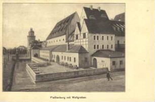 Pleißenburg mit Wallgraben [Intern. Baufachausstellung mit Sonderausstellungen Leipzig 1913 : Offizielle Postkarte]