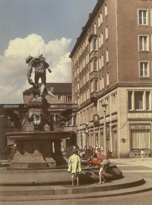 Dresden. Gänsediebbrunnen von Robert Diez (1878)
