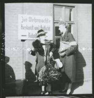 Ankunft von Umsiedlern aus dem Baltikum in Stettin