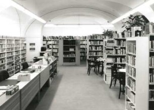 Bautzen. Stadtbibliothek, Schloßstraße 10/12. Lesesaal und Ausleihe