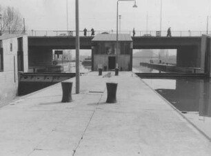Oberhaupt der Doppelschleuse Bad Cannstatt/Neckar im Bau