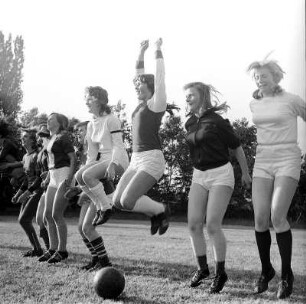 Frauen Fußball Nitzschka : Schmölln. Frauen beim Fußballtraining