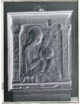 Relief Madonna mit Jesuskind