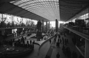 Brüssel: Sowjet-Pavillon von der Gallerie
