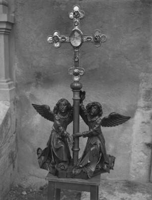 Heilig-Blut-Altar — Reliquienkreuz