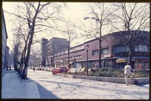 Der WOGA-Komplex an der Einmündung zur Albrecht-Achilles-Straße