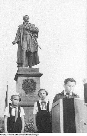 Dresden, Georgplatz, Theodor-Körner-Denkmal, Wiederaufstellung, 18. Oktober 1952