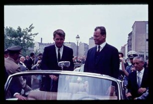 Kennedy, Brandt/ im offenen Wagen