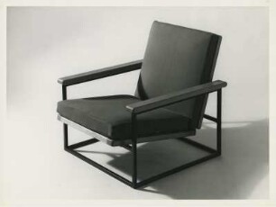 Sessel "Tripos E" von Ernest Race
