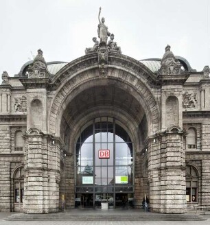 Hauptbahnhof — Portal