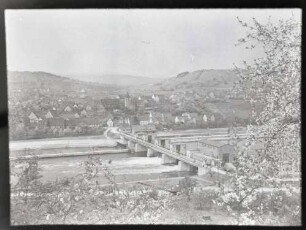 Hessigheim, Wehr, Kraftwerk und Schleuse vom Unterwasser und linken Hang