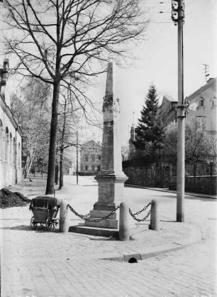 Distanzsäule : Pulsnitz, Wettinplatz. Distanzsäule (1731)