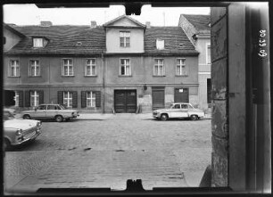 Potsdam, Hermann-Elflein-Straße 27. Wohnhaus (18. Jh.). Straßenfront