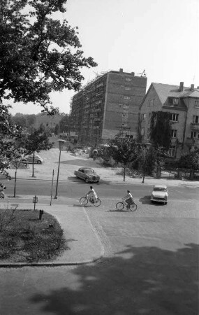 Verlängerte Lammstraße zwischen Kriegsstraße und Beiertheimer Allee am Rand des Klose'schen Gartens (später Badenwerkstraße)
