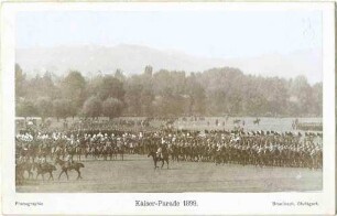 Kaiserparade des Regiments 1899, auf dem Cannstatter Wasen Offiziere und Mannschaften mit Fahnen zu Pferde
