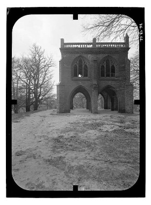 Potsdam-Babelsberg. Park Babelsberg. Gerichtslaube (1871-1872; J. H. Strack, Umsetzung 1860)