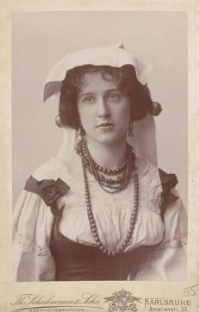 Nora Füssli in badischer Tracht