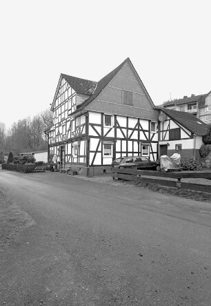 Einhaus; Helsa, Wiesengrundweg 2