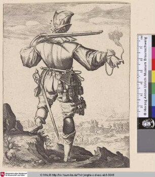 [Offizier mit Helm und Gewehr]