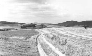 Rosenbach-Herwigsdorf. Blick vom Windmühlenberg auf den Löbauer Berg