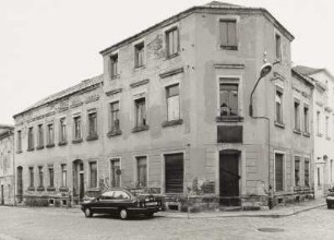 Radeburg, Wohnhaus : Radeburg. Wohnhaus mit Laden. Carolinenstraße 2/Ecke Marktstraße. Um 1860/1870. Eckansicht