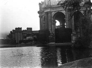 Ruinen der Weltausstellung 1915 : Blick auf den Palast der Schönen Künste zur Weltausstellung 1915 in San Francisco