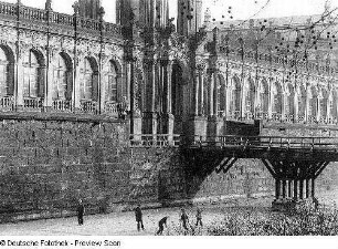 Schlittschuhläufer auf dem zugefrorenen Zwingergraben am Kronentor