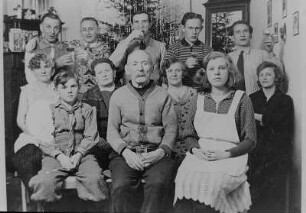 Porträt einer Familie während der Weihnachtszeit : Porträt einer Familie während der Weihnachtszeit