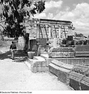 Israel. Kapharnaum, Ruine der Synagoge