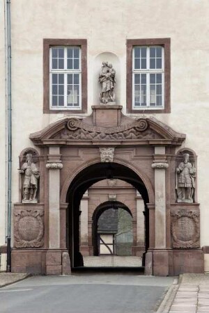 Portal am Konventsgebäude