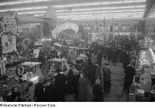 Blick von oben auf die Ausstellungsfläche von Polen