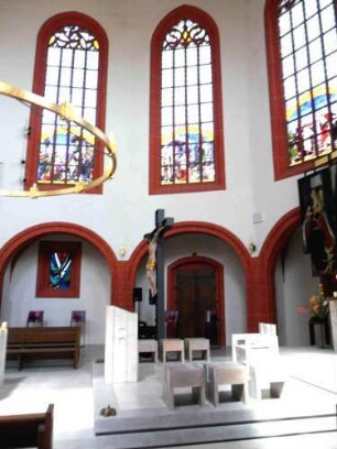 Stadtkirche-Chor Innen - Ansicht nach Osten mit kleinen Kapellen (pseudo-Chorumgang)