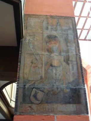 Stadtkirche-Langhaus Innen - Arkadenpfeiler im Norden von Westen mit farbiger Malerei im Detail