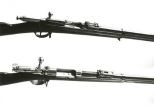 Deutsches (System Mauser) und russisches Infanteriegewehr; Eisen, Holz, 1871