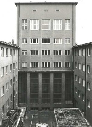 Dresden-Altstadt, Devrientstraße 4/Ecke Holländische Straße. Sächsischer Landtag. Altbau (1928/1931; Thiede). Innenhof gegen Kopfbau