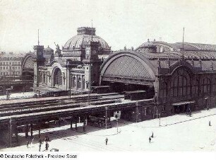 Empfangsgebäude