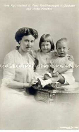 Carola Feodora von Sachsen mit ihren Kindern