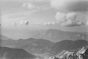 Gebirgsmassiv : Blick über die Gipfel eines Gebirgsmassivs.