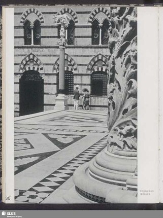 Vor dem Dom von Siena