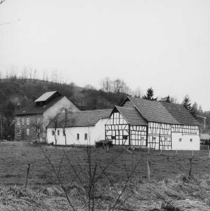 Ehem. Neumühle; Weilmünster, Gesamtanlage Mühlweg 11