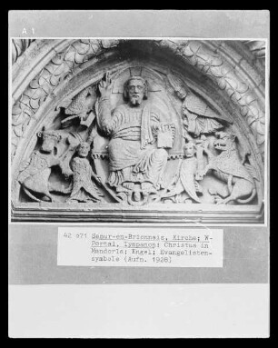 Westportal — Tympanon: Majestas Domini
