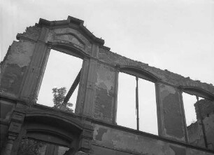 Ruine der ehemaligen Großherzoglichen Kunstschule in der Bismarckstraße 67.