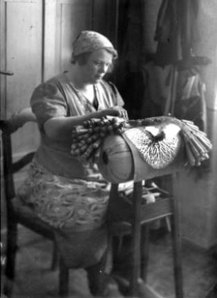 Elsa Krauße am Klöppelsack : Ehefrau von Arthur Krauße, des 2. Sohnes von Hermann Krauße