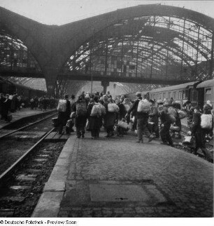 Leipzig. Hauptbahnhof. Ankunft eines "Hamsterzug"