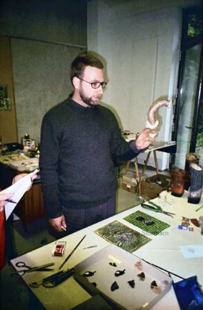 Kulturzentrum Wassermühle: Atelierhaus: Stipendiat Dirk Meinzer in seinem Atelier