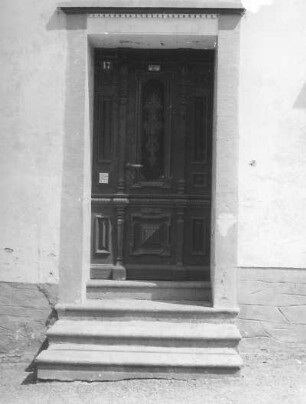 Annaberg-Buchholz, Obere Röhrgasse 17. Wohnhaus (M. 19. Jh.). Haustür