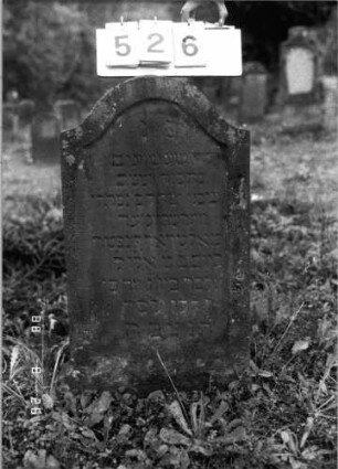 Grabstein 526 (Index: 100095167) Maße HxBxT: 82x50x8 cm Besonderheit: Kindergrab: Grabstein 526