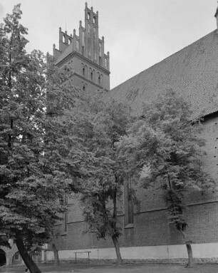 Ehemalige Stiftskirche & Heute katholische Pfarrkirche / Kościół parafialny